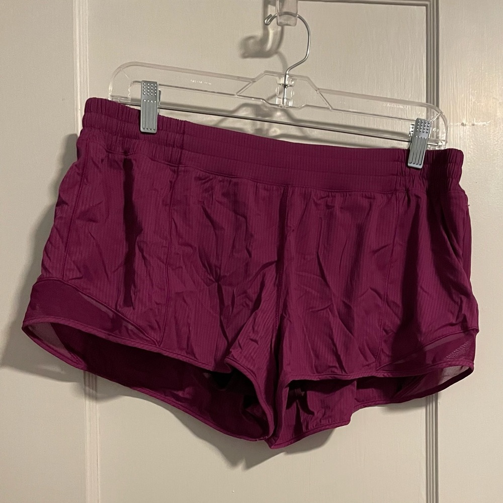 Lululemon Hotty Hot Short II *2.5"
Regal Plum Sz 12